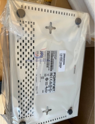 Fortinet FG-30E Wired Firewall 900 duizend gelijktijdige sessies voor robuuste beveiliging